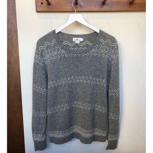 Vineyard Vines Gray Sweater with White Pattern (Medium)